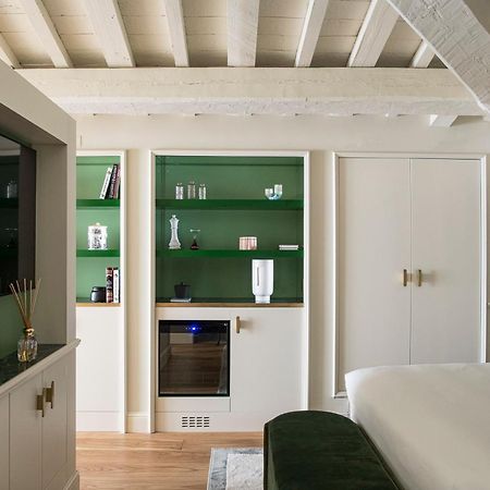 Hotel La Gemma Флоренция Экстерьер фото The interior of a flat at the top of the building