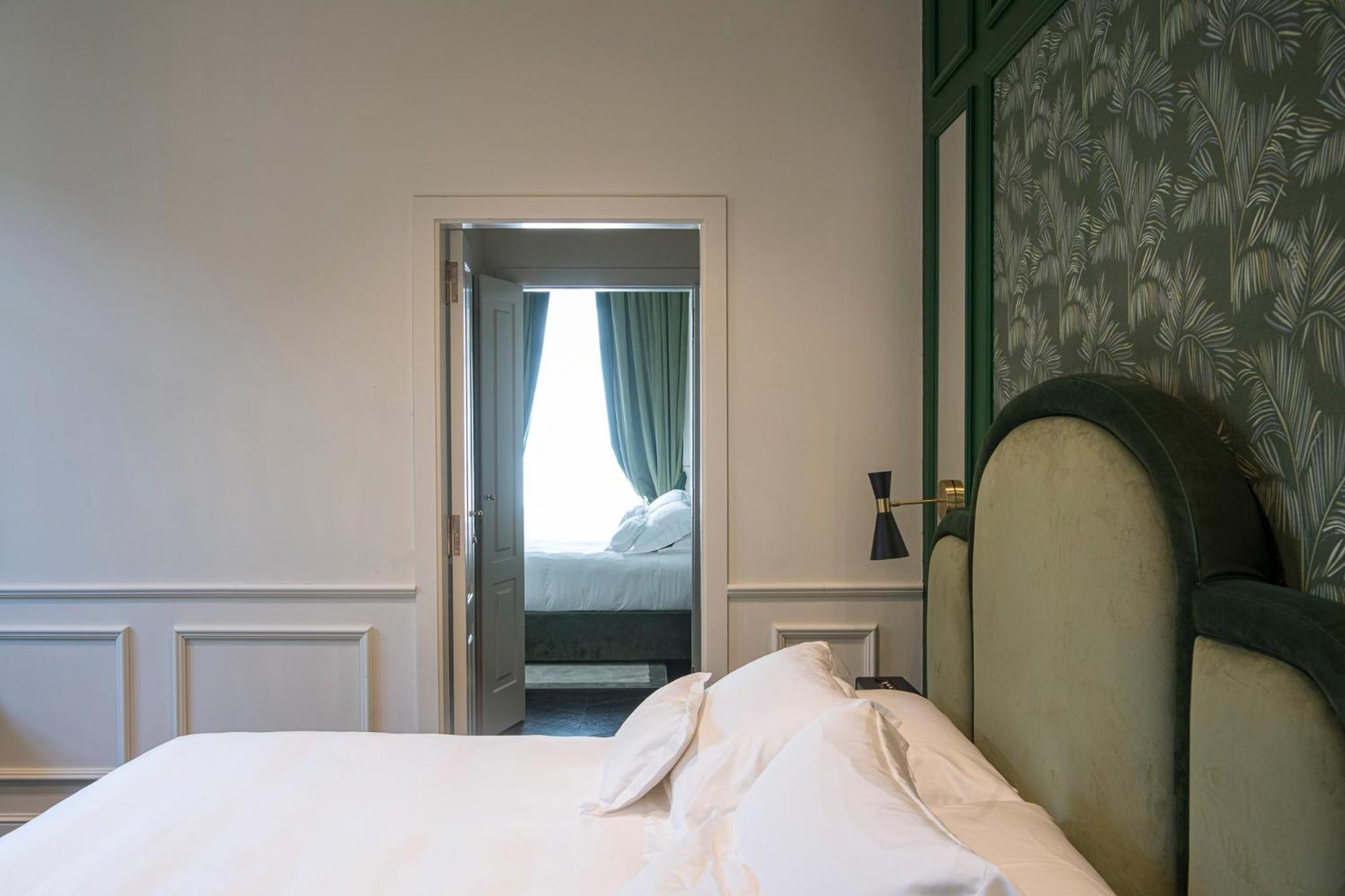 Hotel La Gemma Флоренция Экстерьер фото A room at the hotel